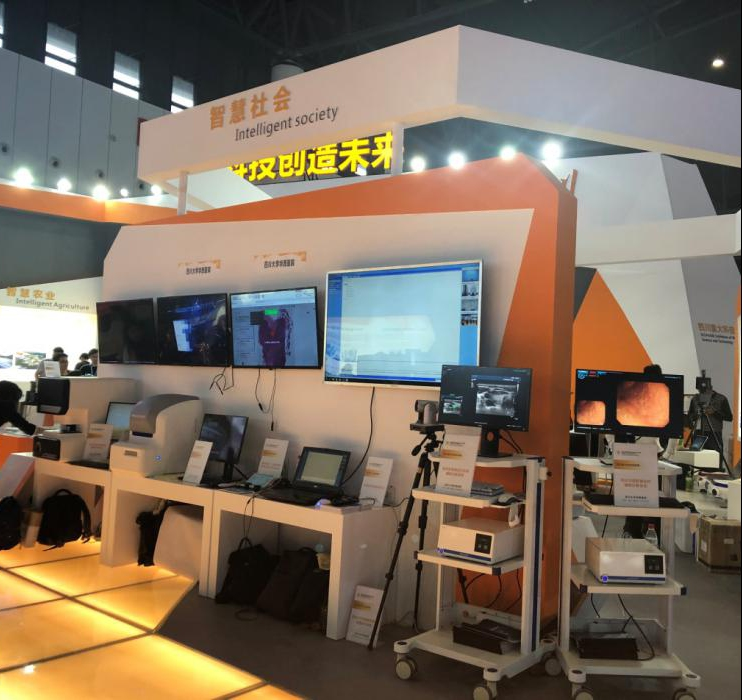 智慧医疗闪耀西博盛宴 我院人工智能双创成果引关注